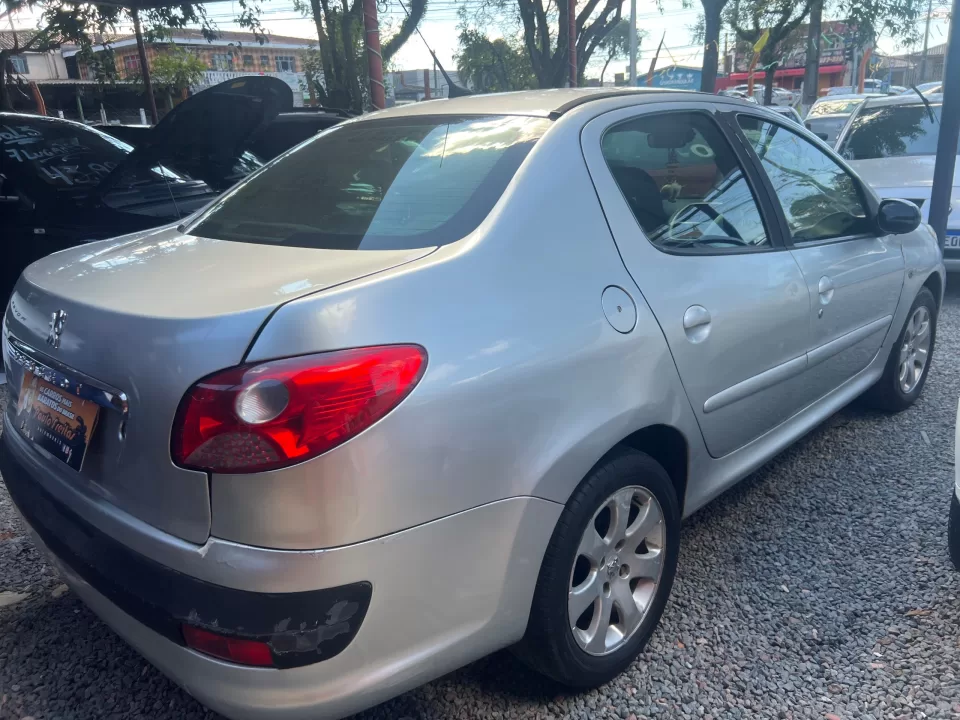 Peugeot 207 Sedan