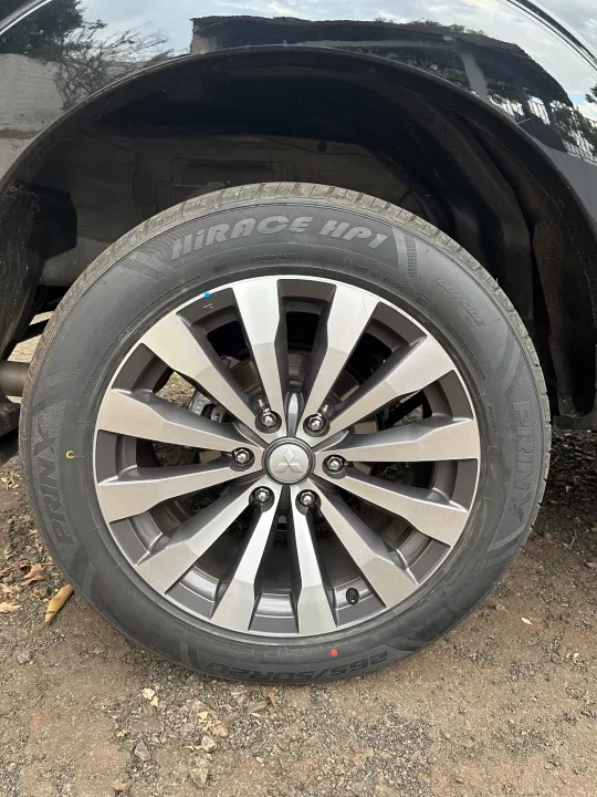 Mitsubishi Pajero Full